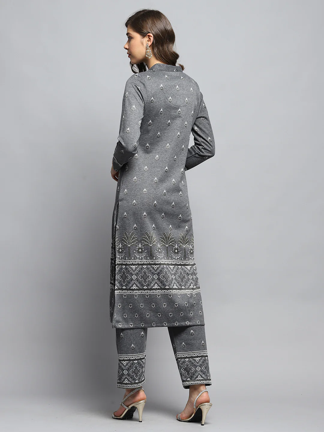 Women Grey Self Design Mandarin Collar Full Sleeve Kurti Set - Image 2