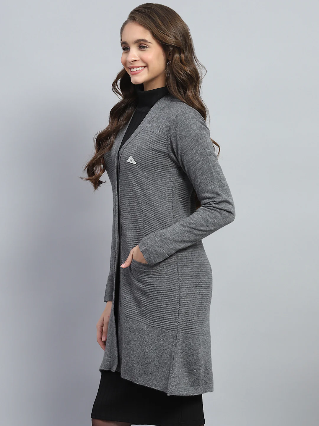 Women Grey Self Design V Neck Full Sleeve Cardigan - Image 3