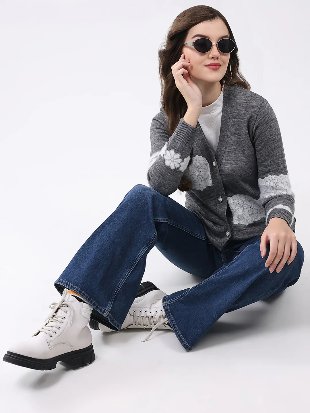 Women Grey Self Design V Neck Full Sleeve Cardigan - Image 2