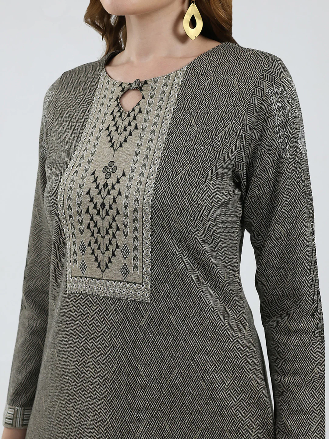 Women Grey Self Design Round Neck Full Sleeve Winter Kurti - Image 7