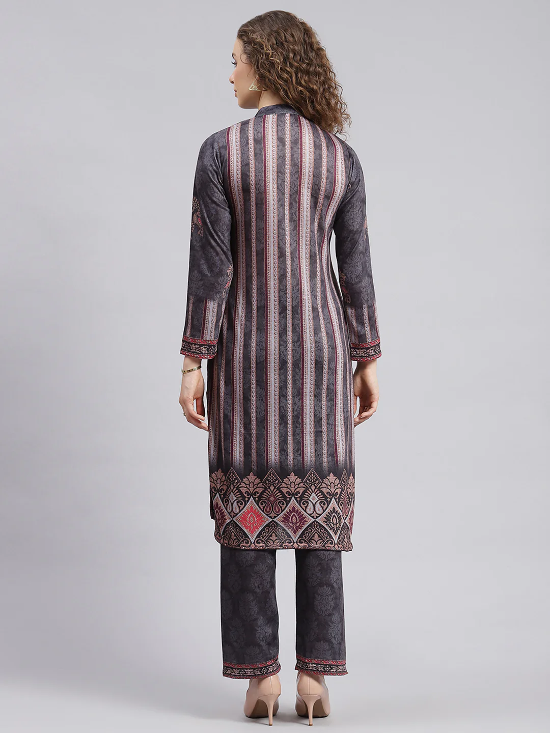 Women Grey Self Design Wool blend Kurti Set - Image 4