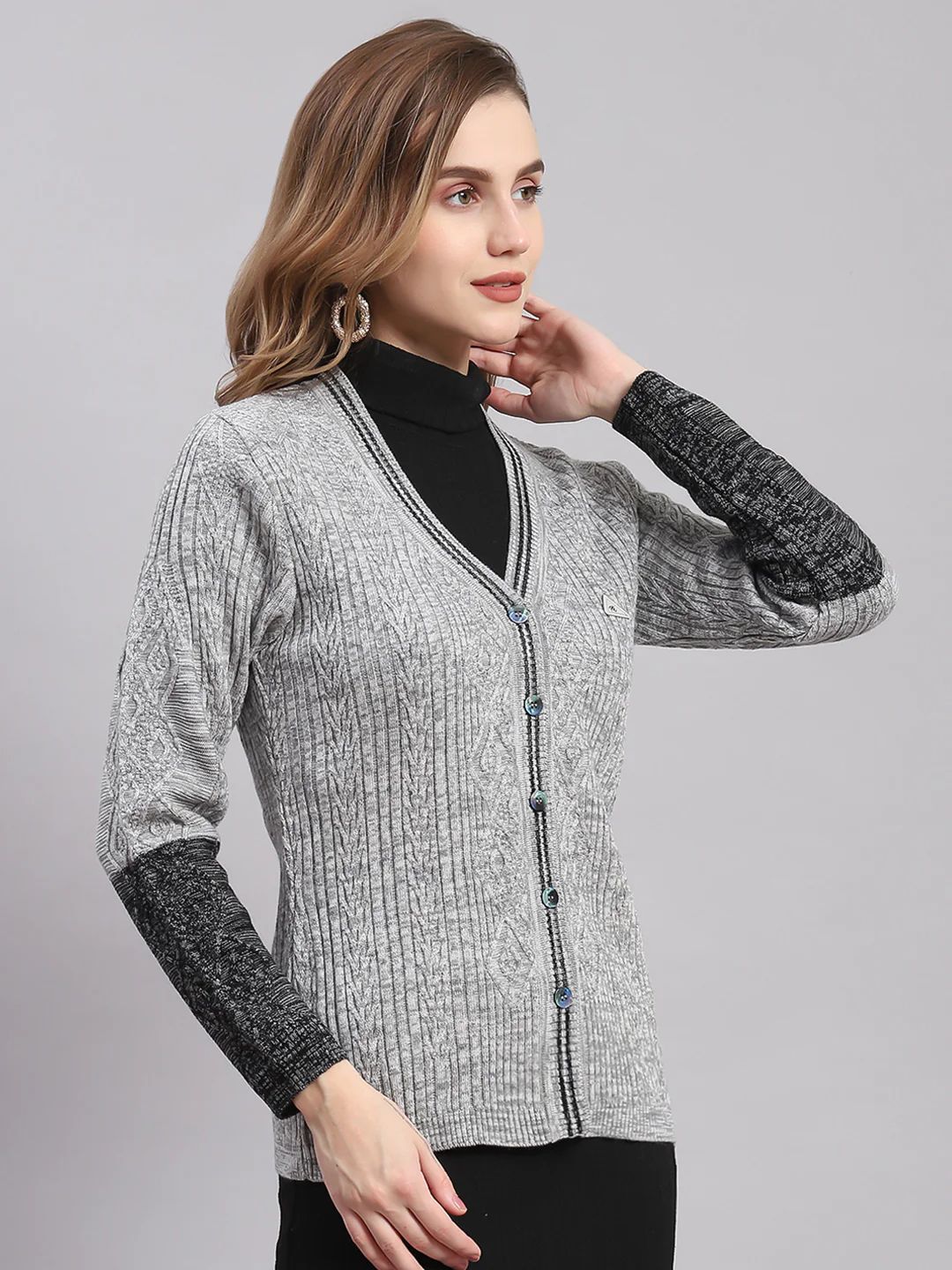 Women Grey Self Design V Neck Full Sleeve Cardigans - Image 4