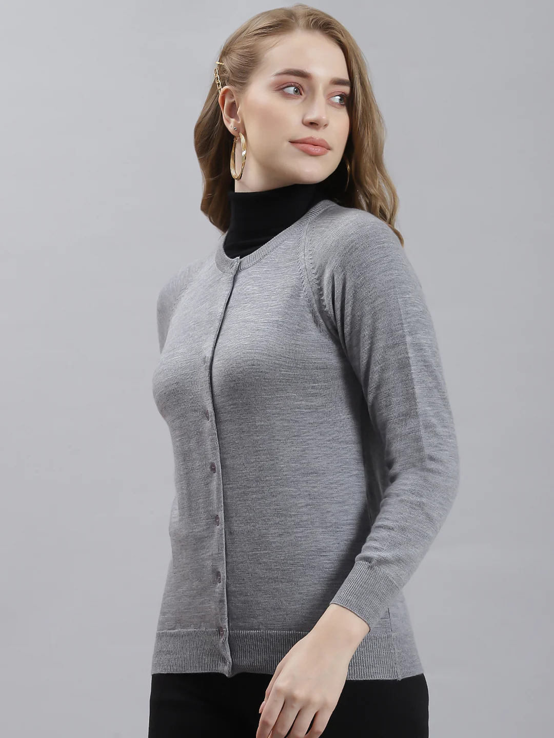 Women Grey Solid Cardigan - Image 4