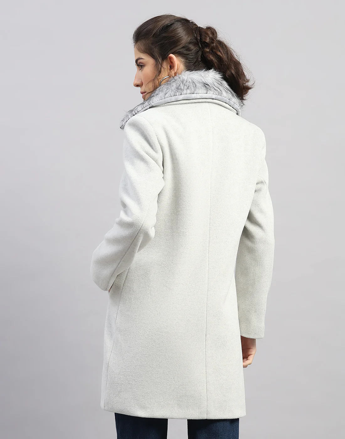 Women Grey Solid Collar Full Sleeve Coat - Image 4