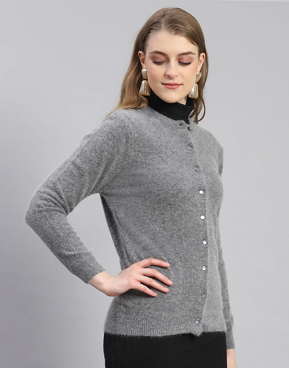 Women Grey Solid Round Neck Full Sleeve Cardigan - Image 4