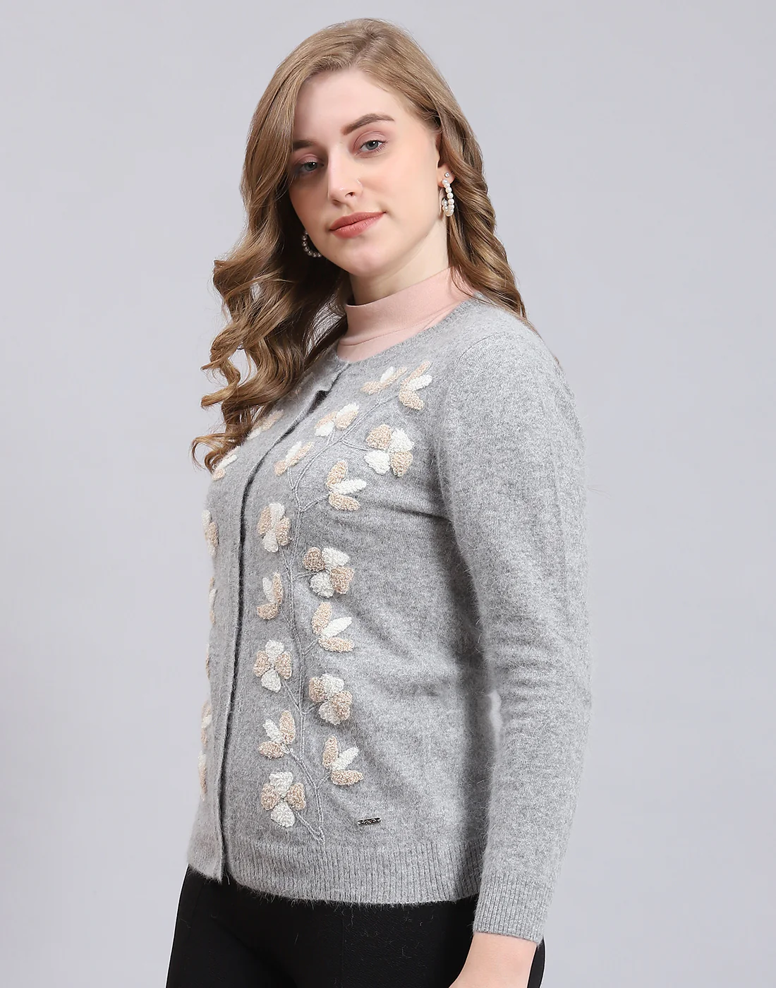 Women Grey Solid Round Neck Full Sleeve Cardigan - Image 3