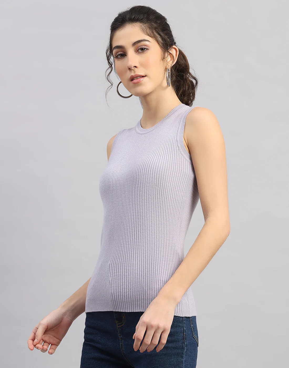 Women Grey Solid Round Neck Sleeveless Sceavy - Image 2