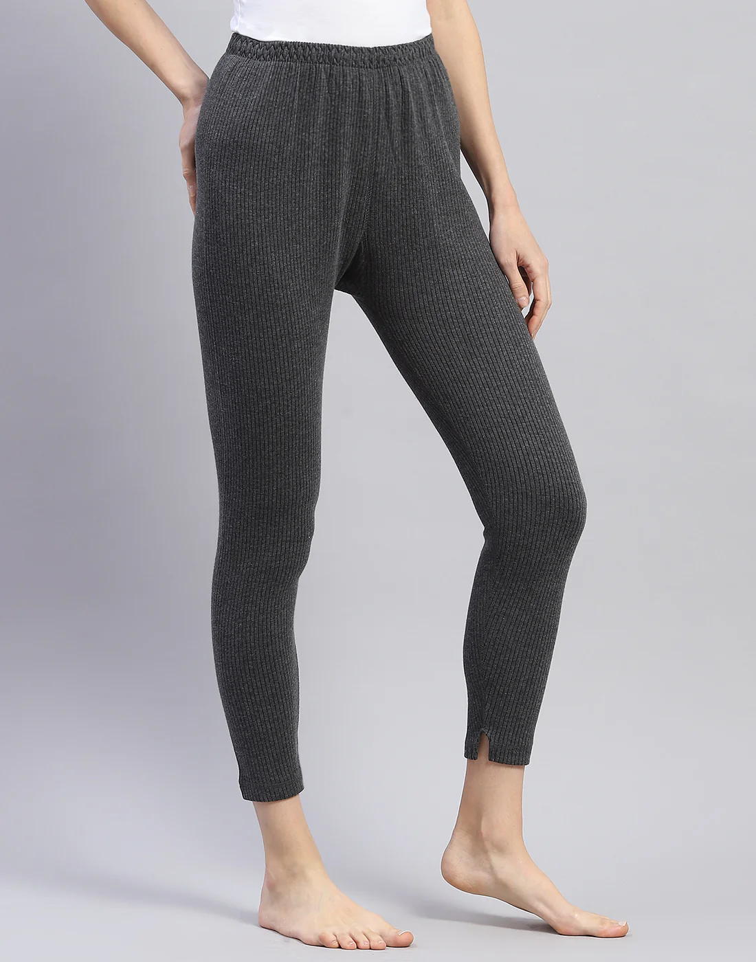 Women Grey Solid Thermal Lower - Image 4