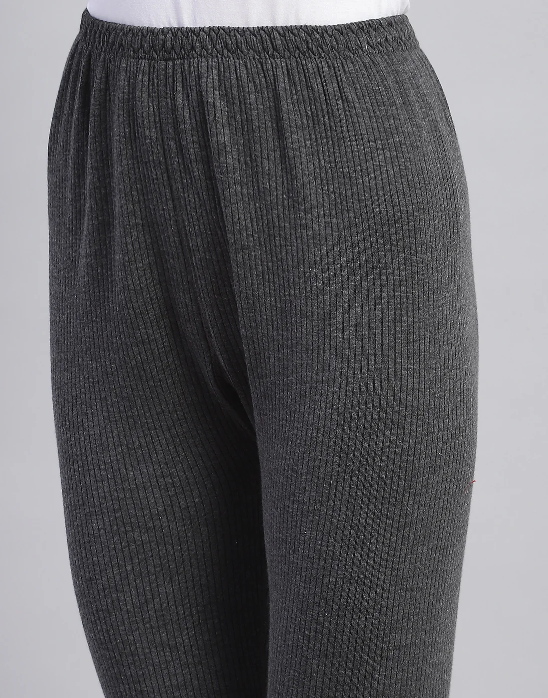 Women Grey Solid Thermal Lower - Image 6