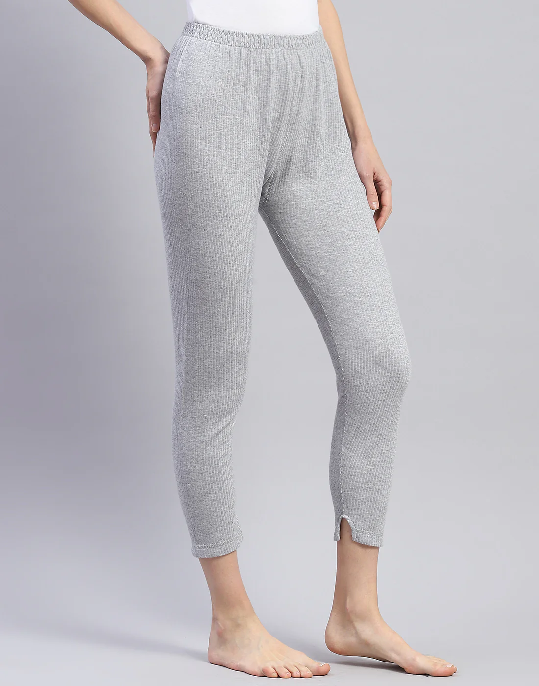 Women Grey Solid Thermal Lower - Image 4