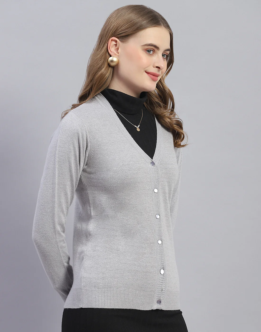 Women Grey Solid V Neck Full Sleeve Cardigan - Image 4