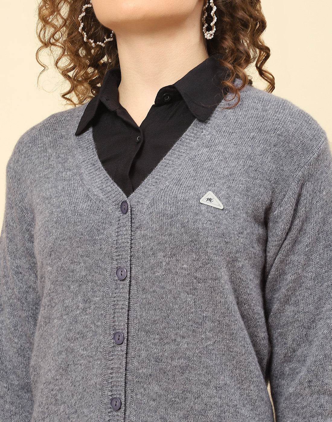 Women Grey Solid V Neck Full Sleeve Cardigan - Image 6