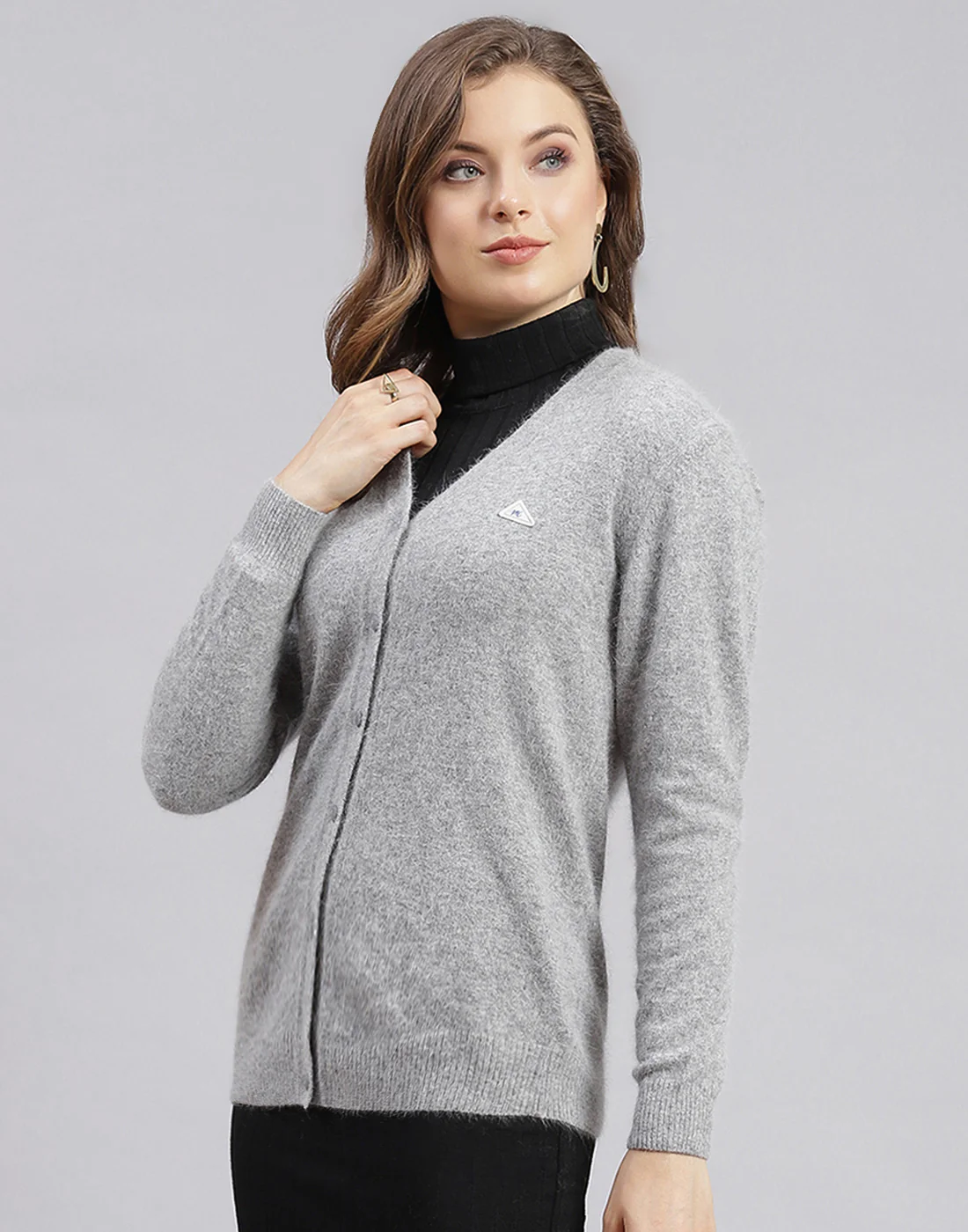 Women Grey Solid V Neck Full Sleeve Cardigan - Image 3