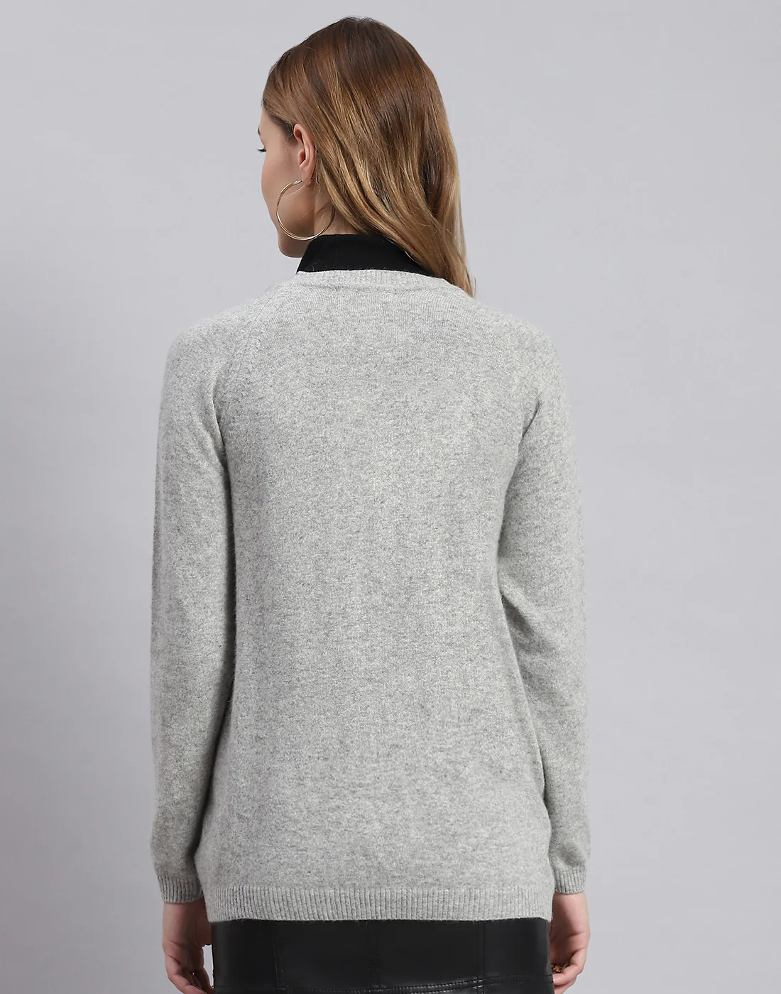Women Grey Solid V Neck Full Sleeve Cardigans - Image 5