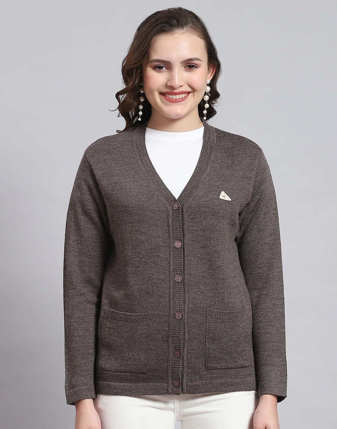 Women Grey Solid V Neck Full Sleeve Sweater - Image 4