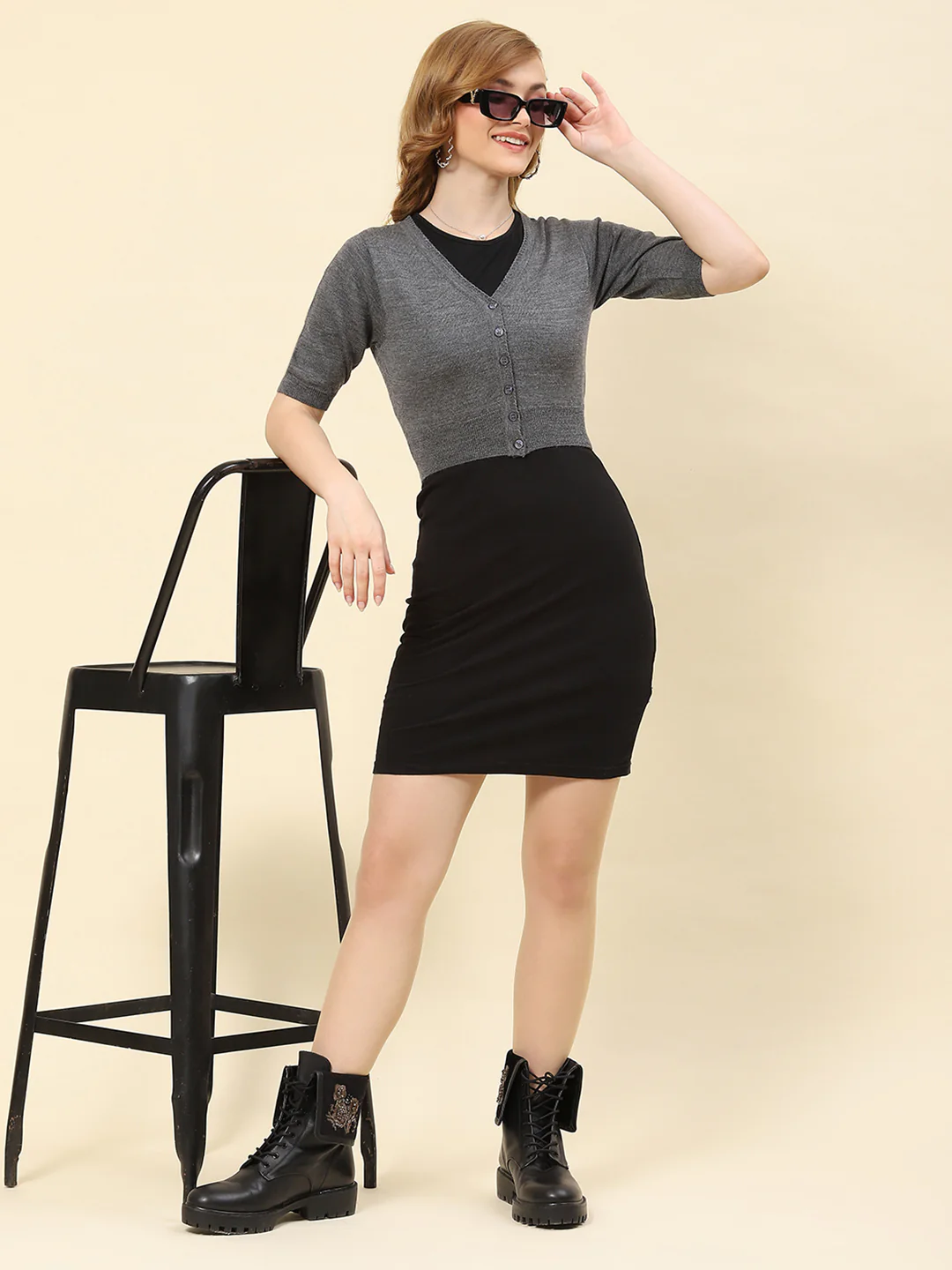 Women Grey Solid V Neck Half Sleeve Blouse - Image 2