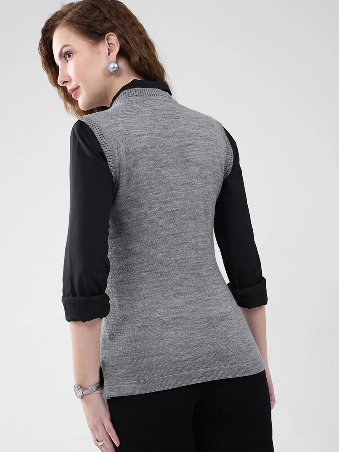 Women Grey Solid V Neck Sleeveless Cardigan - Image 5