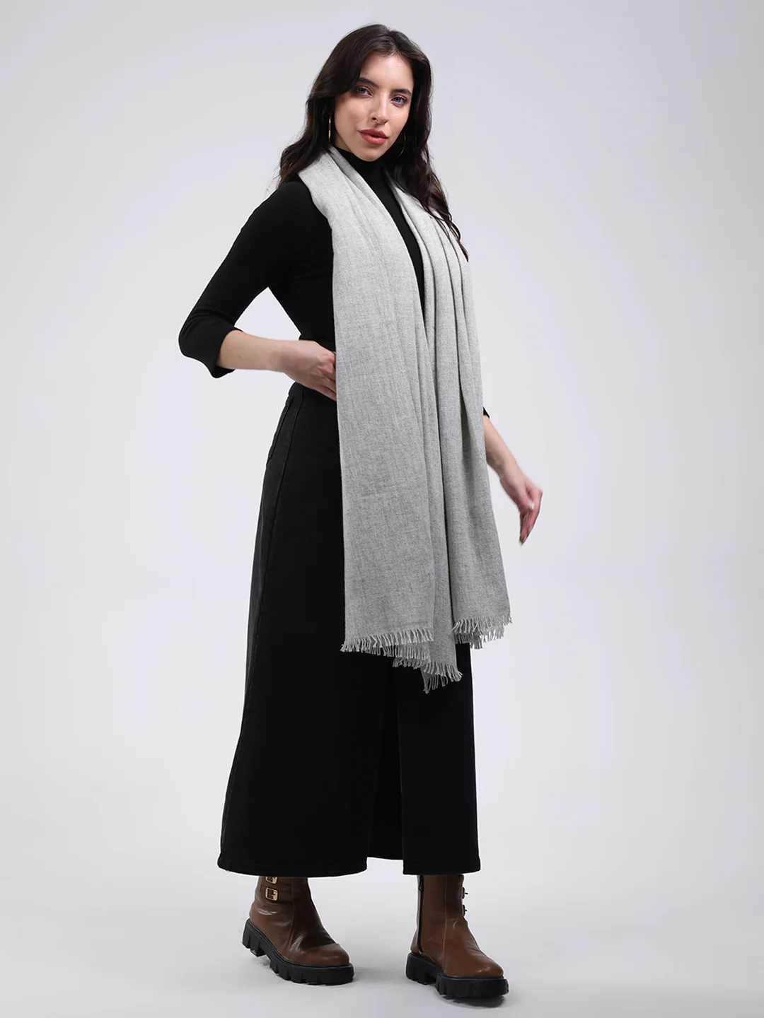 Women Grey Solid Wool Blend Stole - Image 4