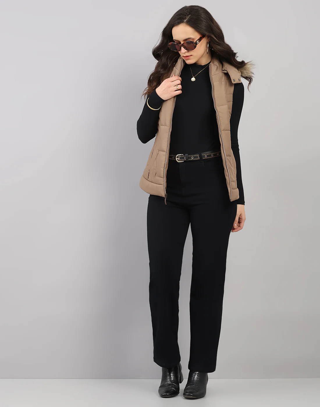 Women Khaki Solid Hooded Sleeveless Jacket - Image 5