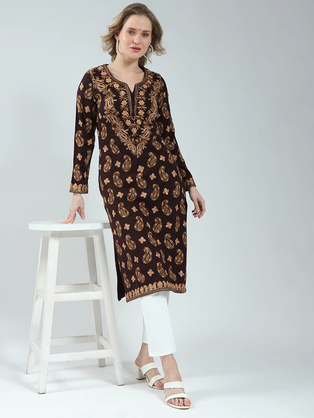 Women Maroon Printed V Neck Full Sleeve Winter Kurti - Image 2