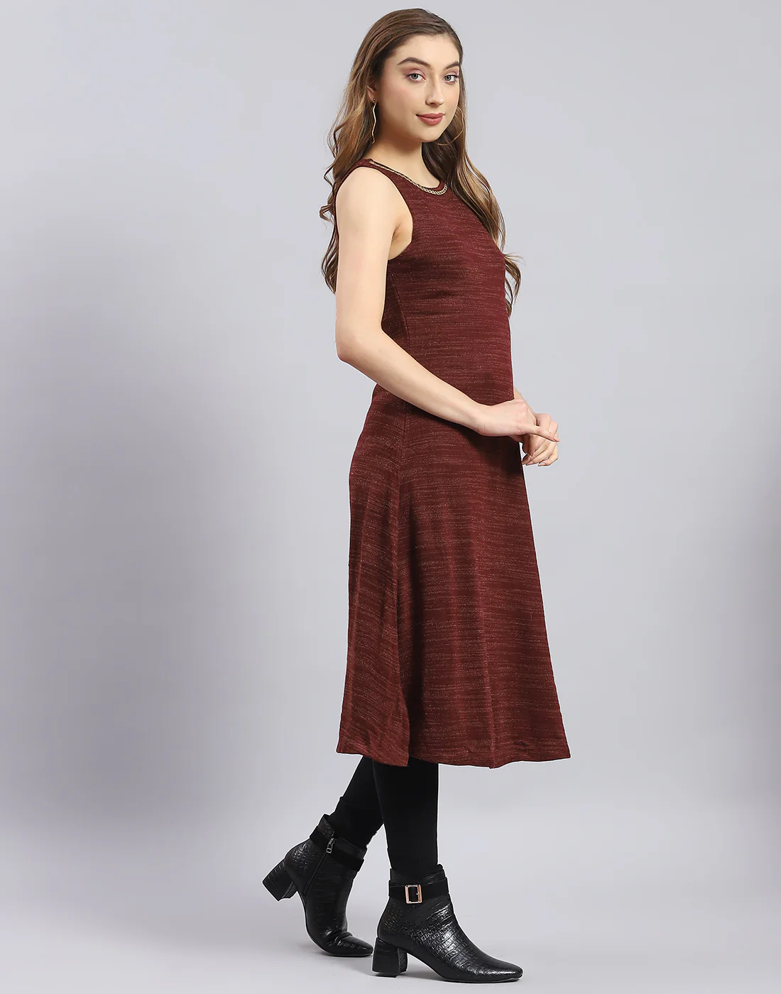 Women Maroon Self Design Round Neck Full Sleeve Kurtis Set - Image 7