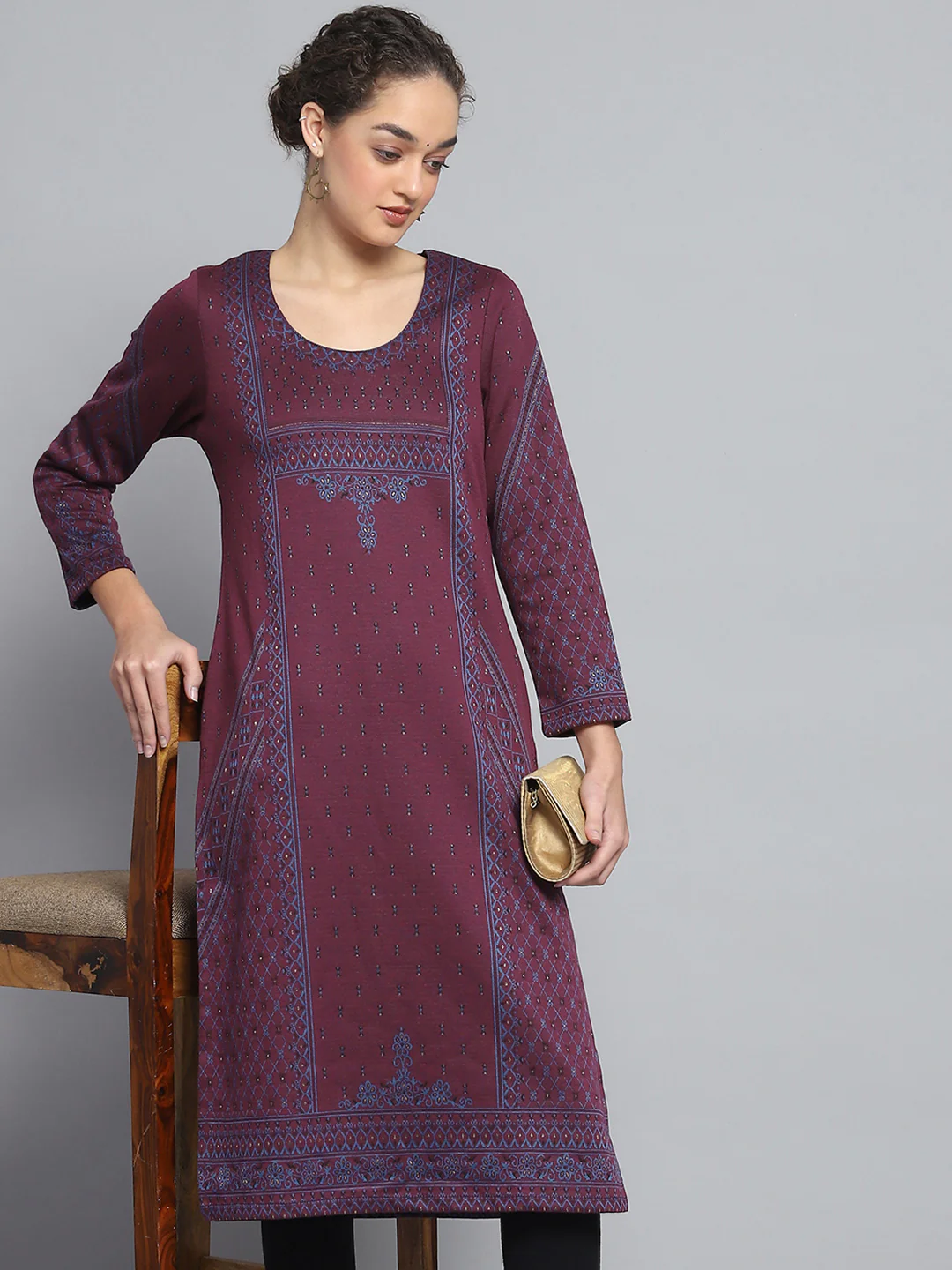 Women Maroon Self Design Round Neck Full Sleeve Winter Kurti - Image 6