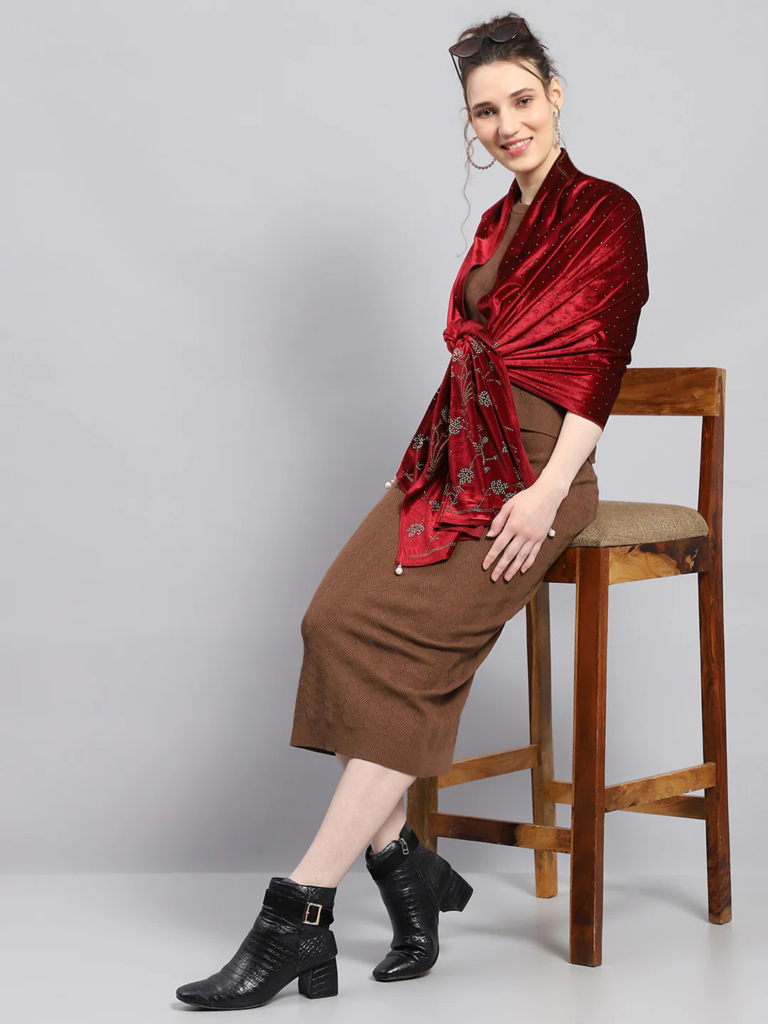 Women Maroon Self Design Stole - Image 2