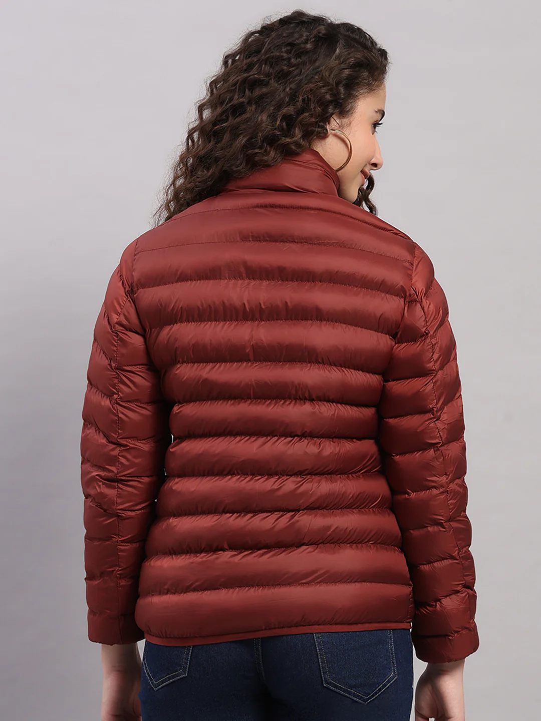 Women Maroon Solid Hooded Lightweight Packable Jacket - Image 5