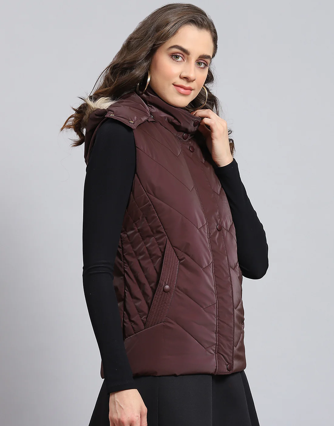 Women Maroon Solid Hooded Sleeveless Jacket - Image 4