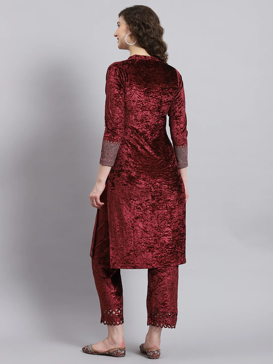 Women Maroon Solid Mandarin Collar Full Sleeve Kurtis Set - Image 4