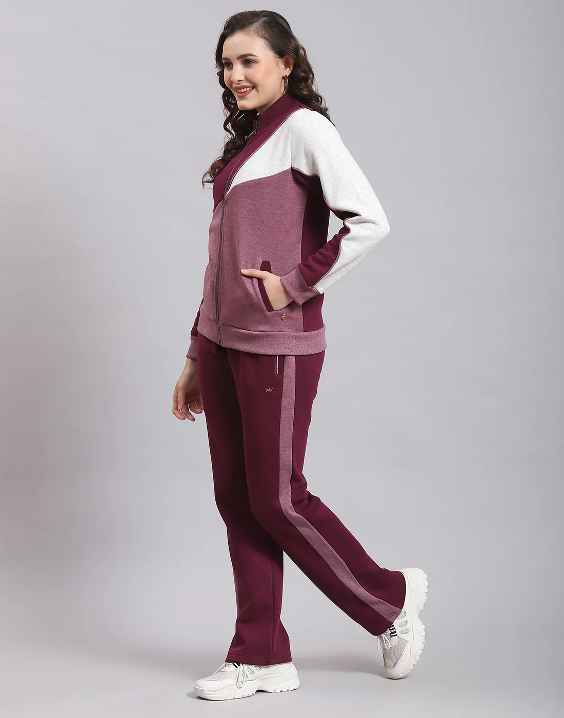 Women Maroon Solid Stand Collar Full Sleeve Tracksuit - Image 3