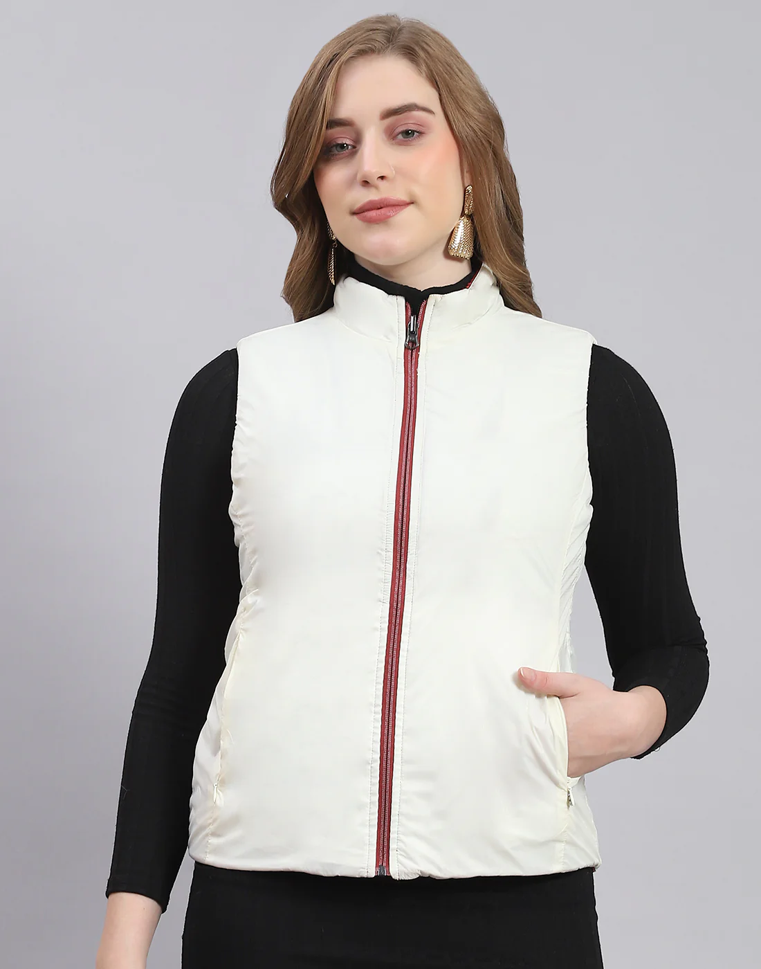 Women Maroon Solid Stand Collar Sleeveless Jacket - Image 3