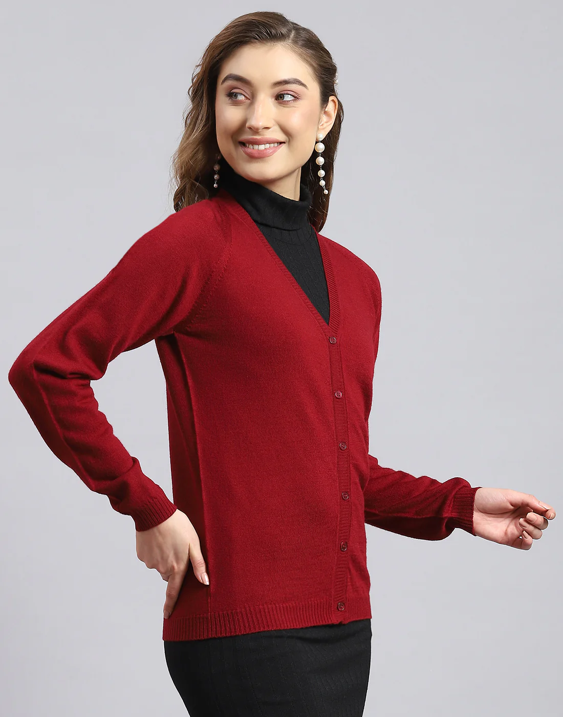 Women Maroon Solid V Neck Full Sleeve Cardigan - Image 4
