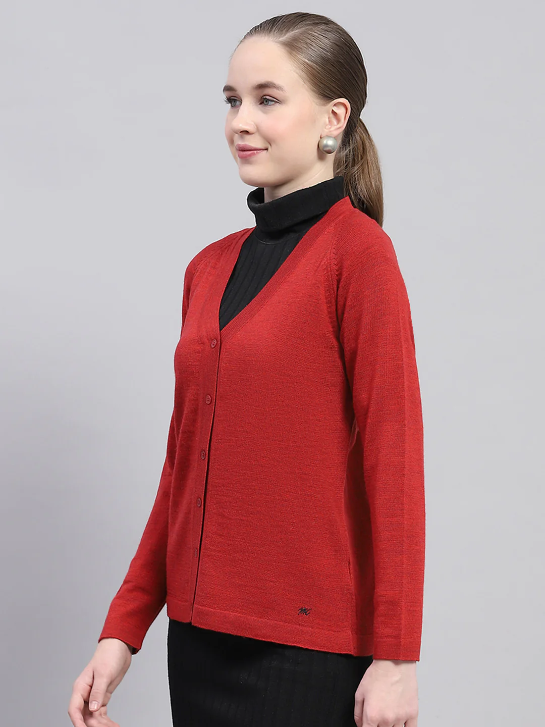 Women Maroon Solid V Neck Full Sleeve Cardigan - Image 3