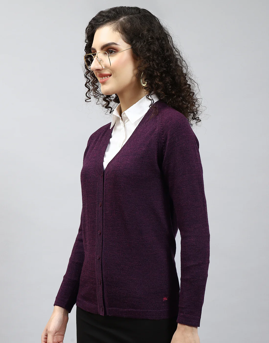 Women Maroon Solid V Neck Full Sleeve Cardigan - Image 3
