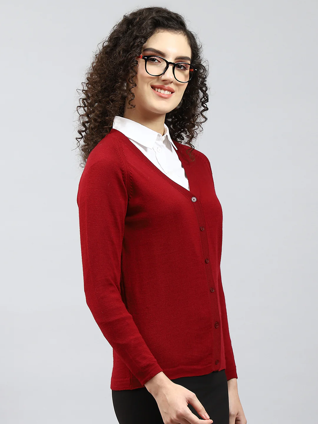 Women Maroon Solid V Neck Full Sleeve Cardigan - Image 4
