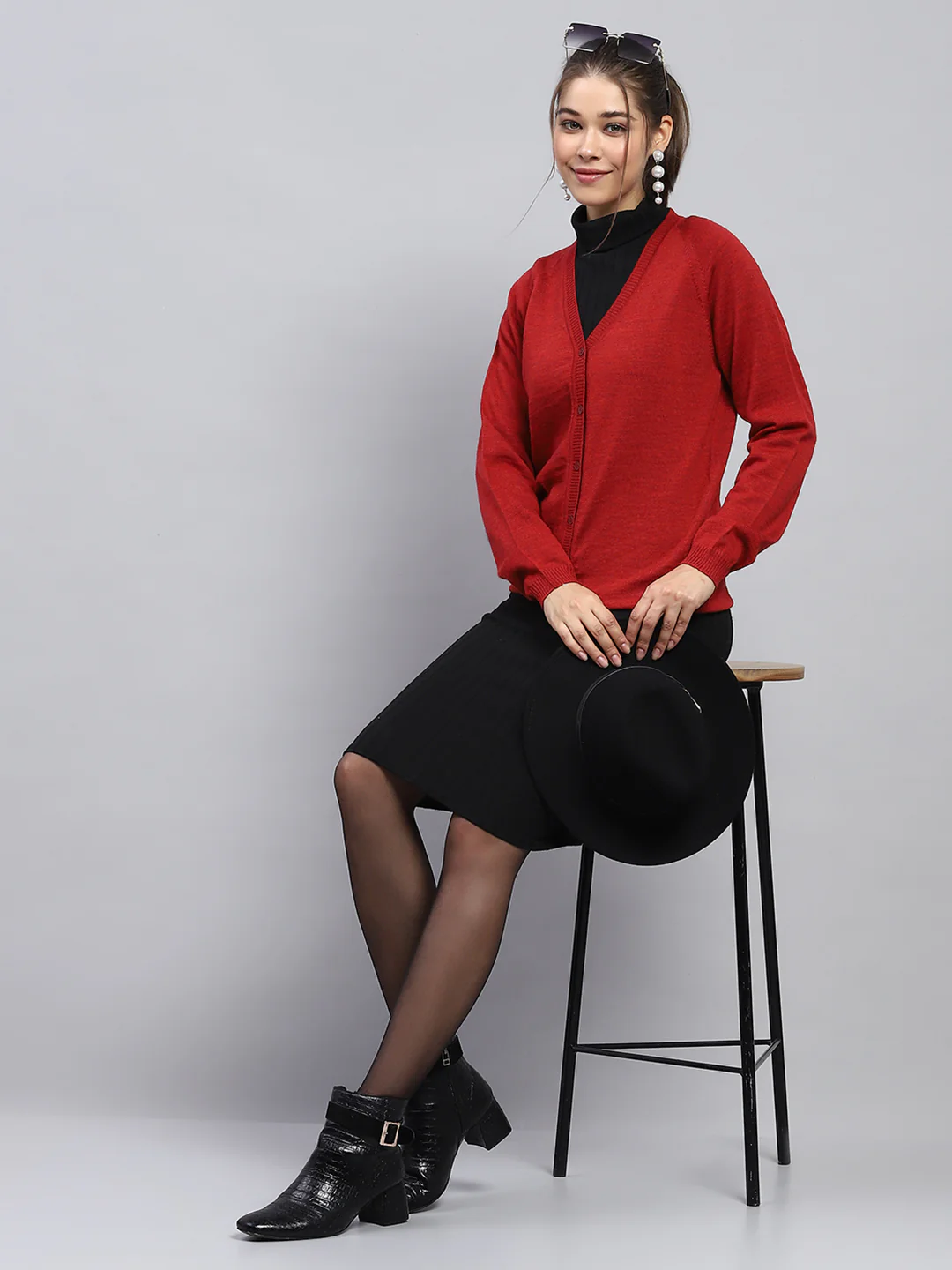 Women Maroon Solid V Neck Full Sleeve Cardigan - Image 2