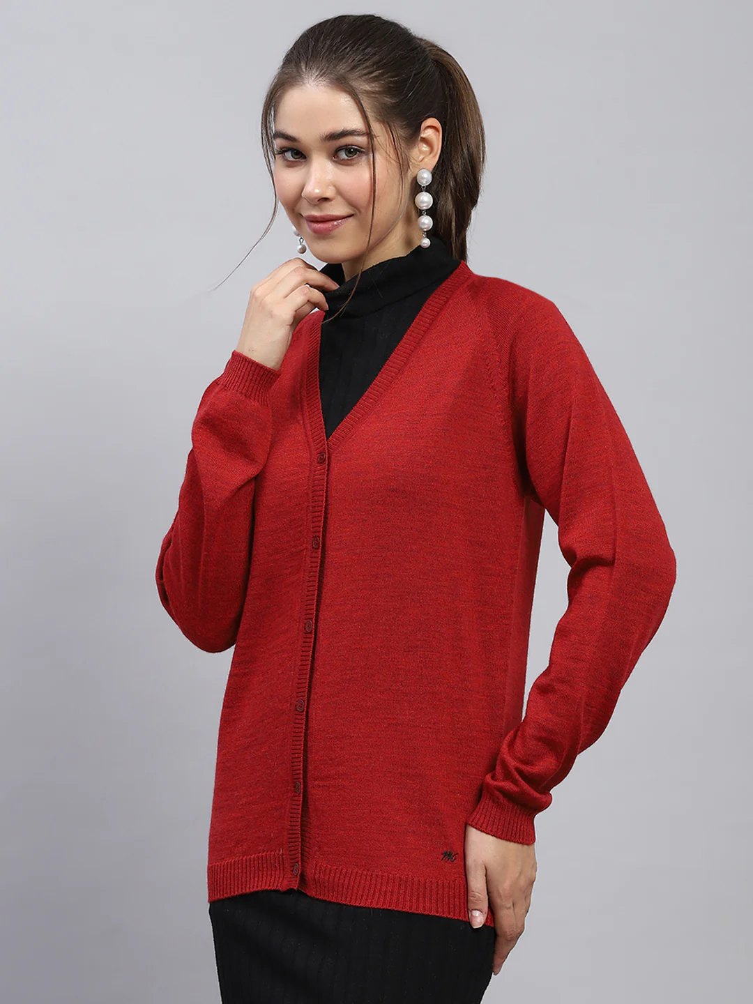 Women Maroon Solid V Neck Full Sleeve Cardigan - Image 3