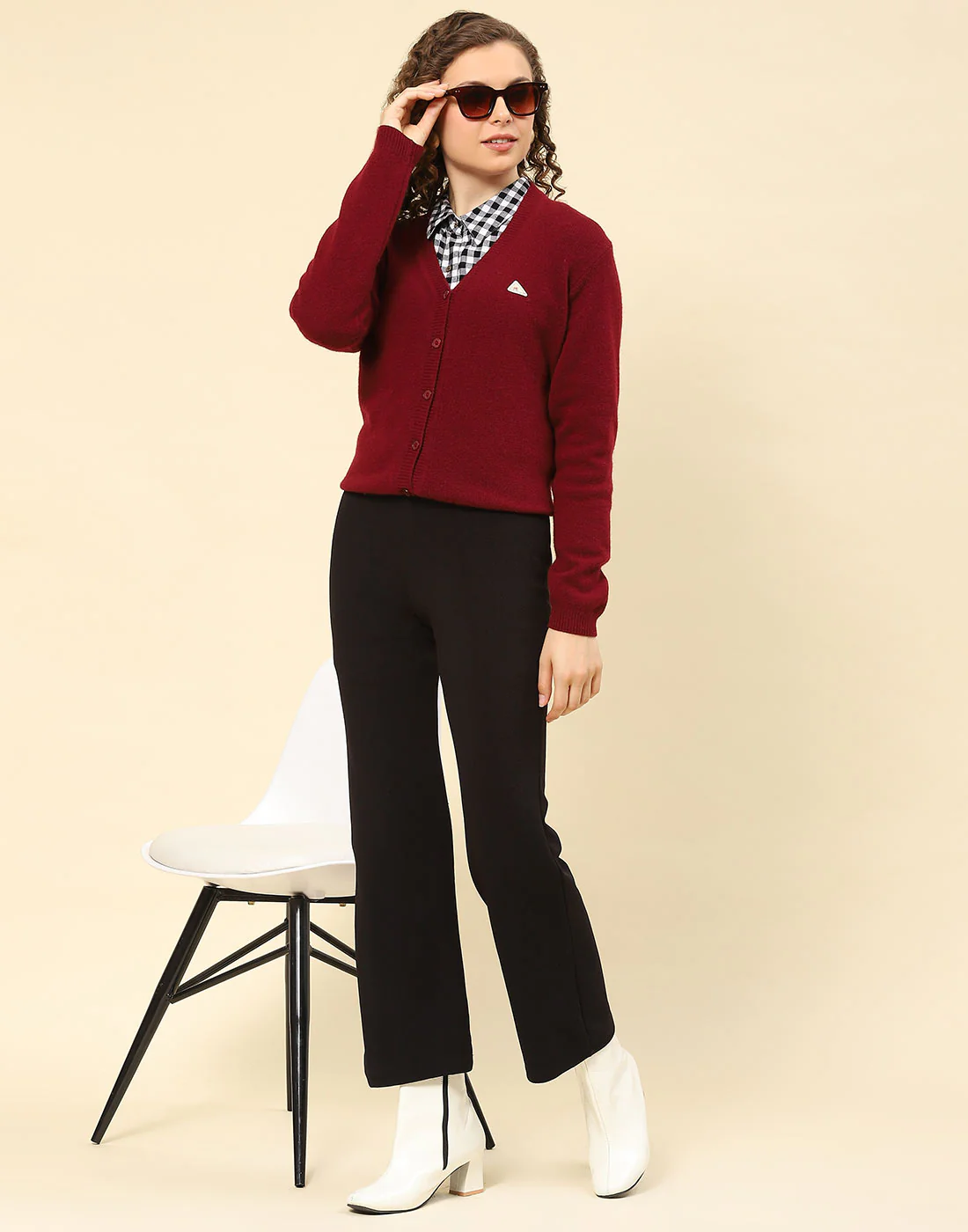 Women Maroon Solid V Neck Full Sleeve Cardigan - Image 2