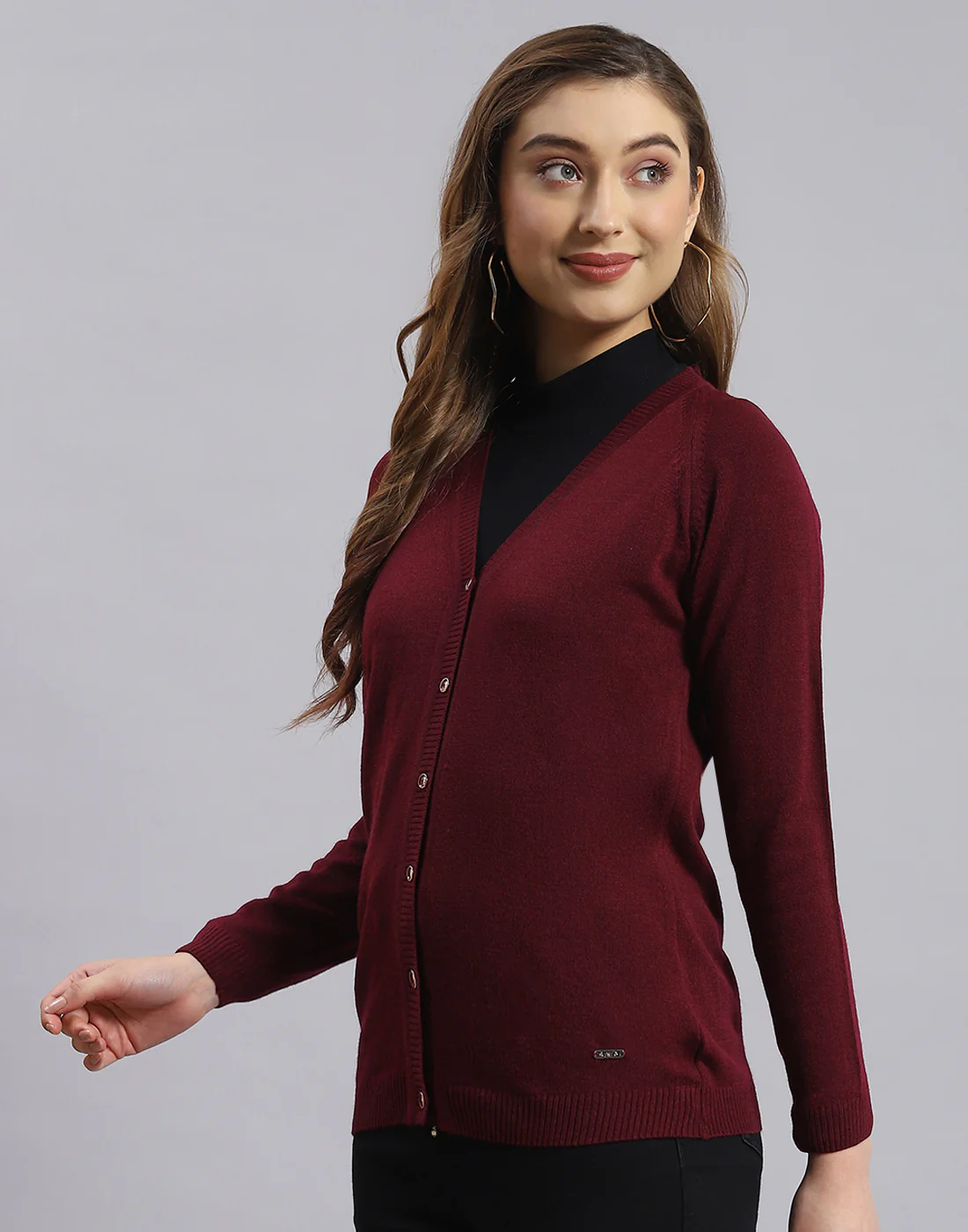 Women Maroon Solid V Neck Full Sleeve Sweater - Image 3
