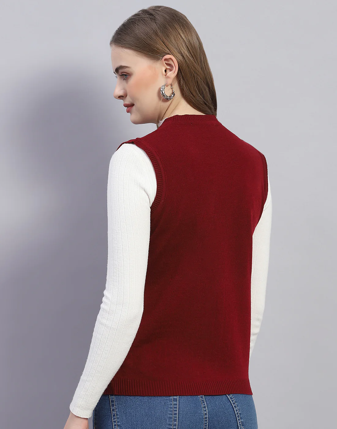 Women Maroon Solid V Neck Sleeveless Cardigan - Image 5