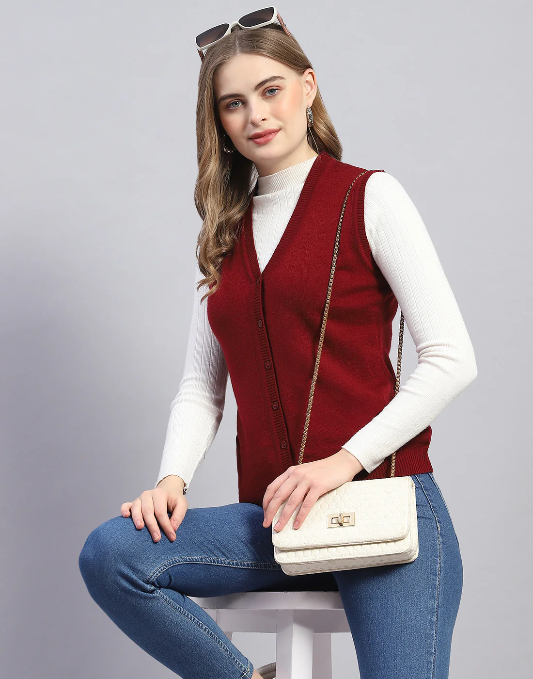 Women Maroon Solid V Neck Sleeveless Cardigan - Image 6