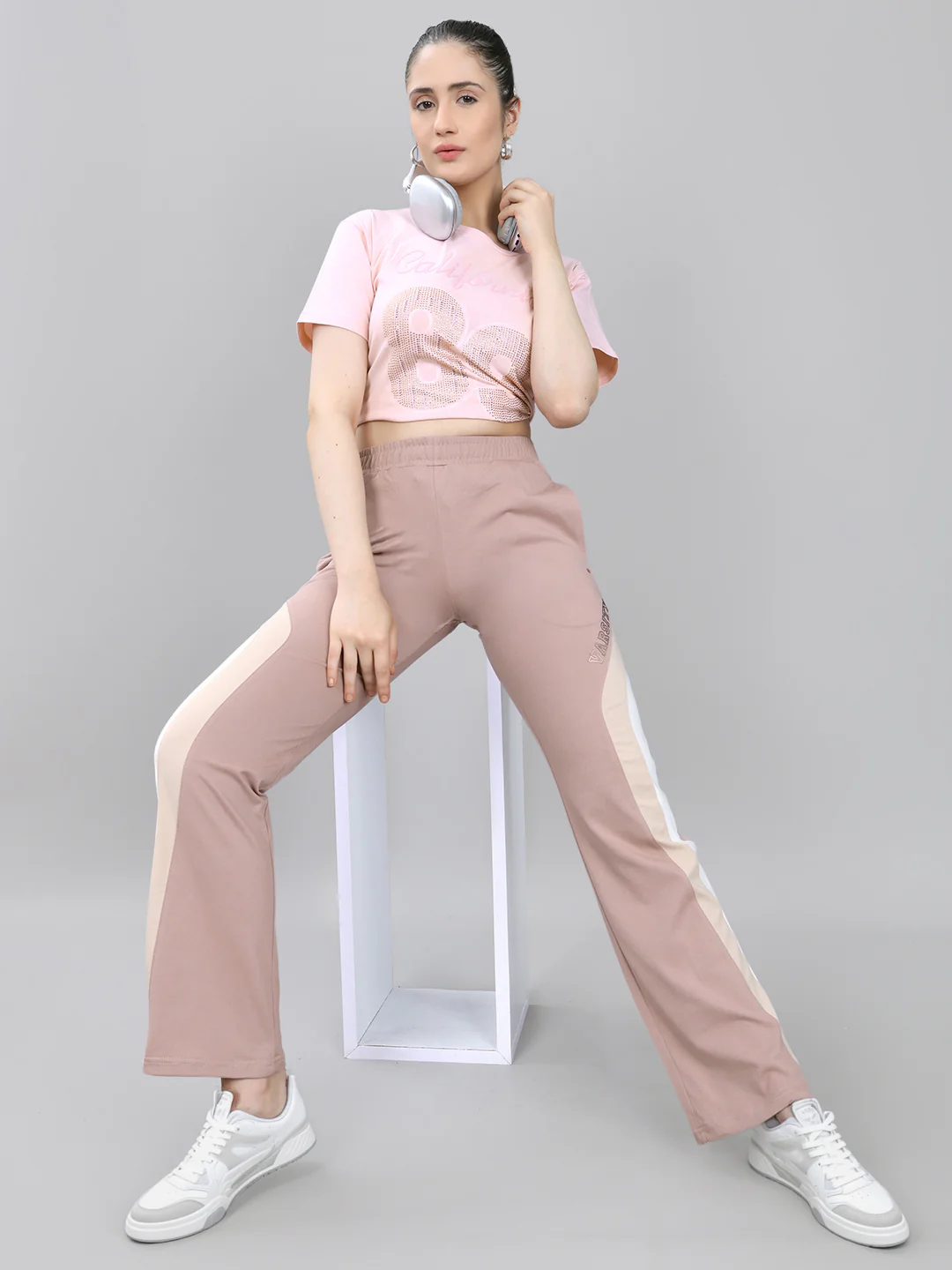 Women Mauve Solid Regular Fit Lower - Image 6
