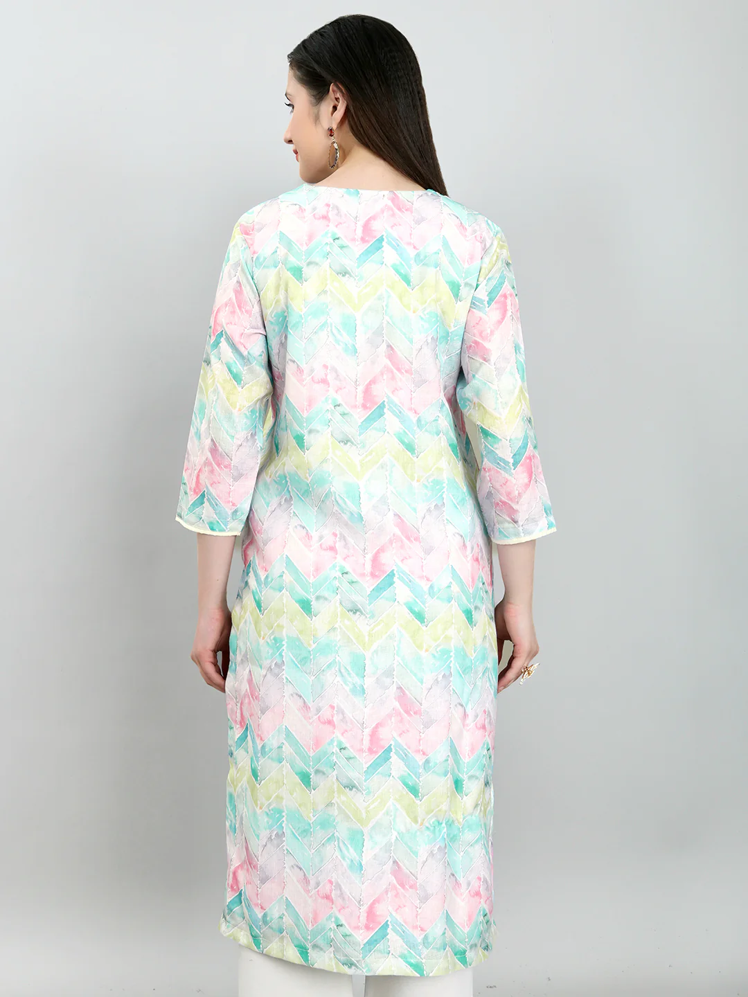 Women Multicolor Printed V Neck 3/4th Sleeve Kurti - Image 4