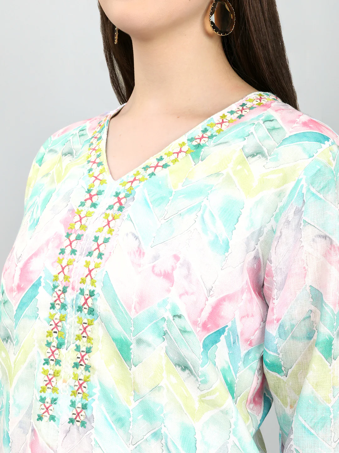 Women Multicolor Printed V Neck 3/4th Sleeve Kurti - Image 5