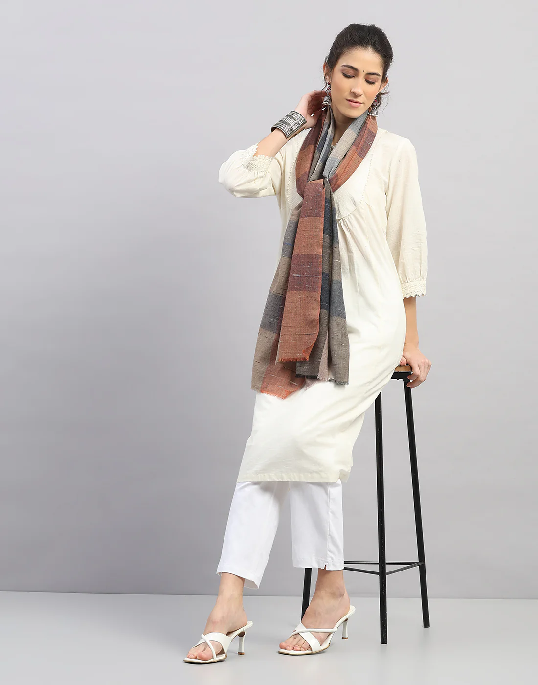 Women Multicolor Self Design   Stole - Image 4