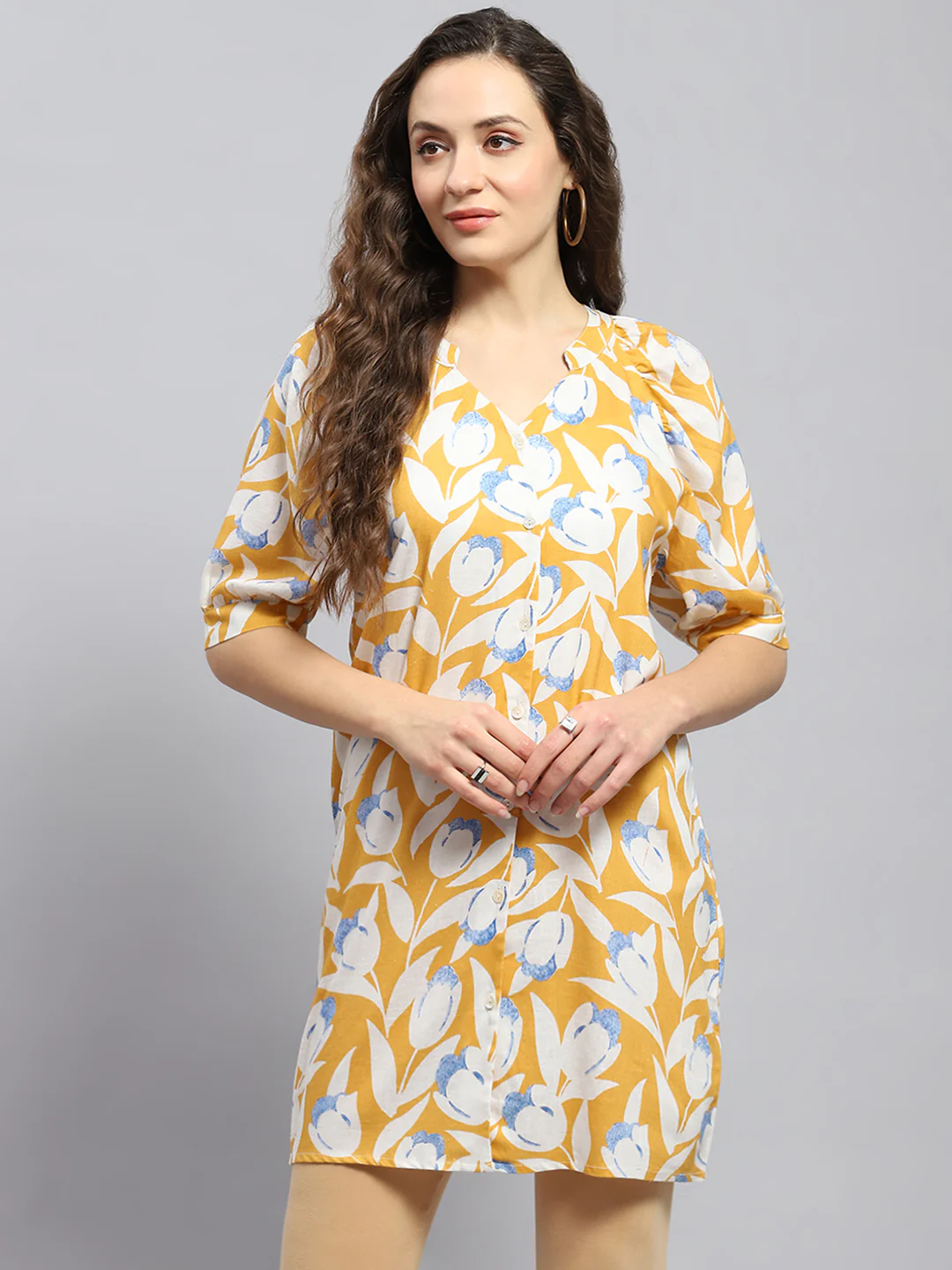 Women Mustard Printed Mandarin Collar 3/4 Sleeve Tunic - Image 2