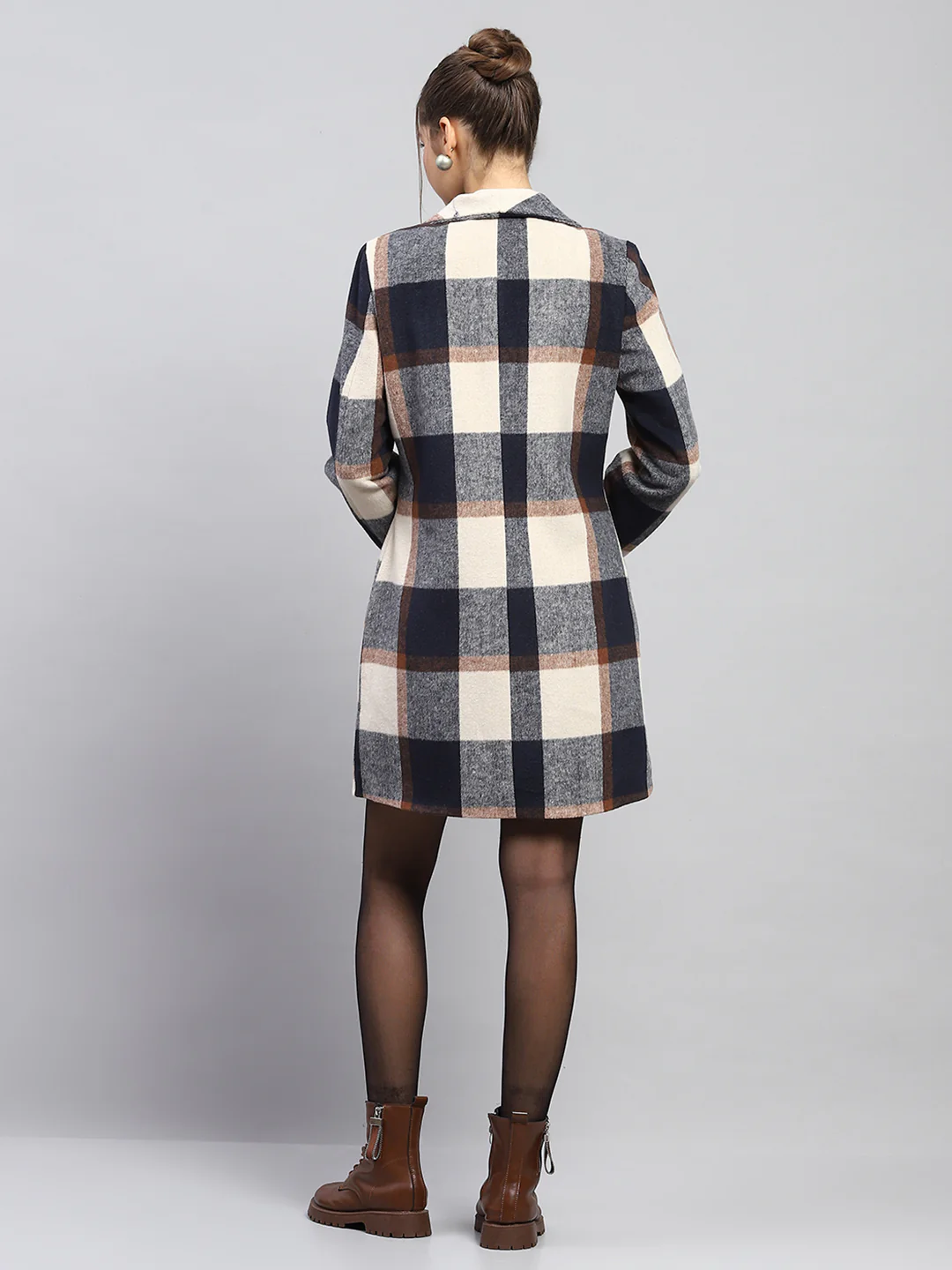 Women Navy Blue Check Notch lapel Collar Full Sleeve Coat - Image 5