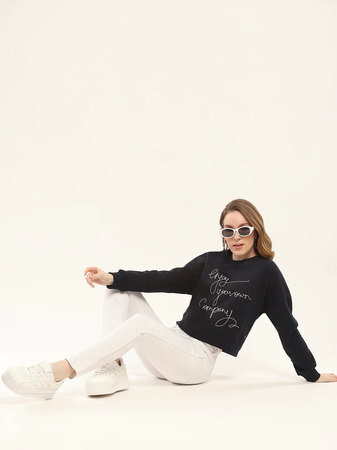 Women Navy Blue Embroidered Round Neck Full Sleeve Sweatshirt - Image 2