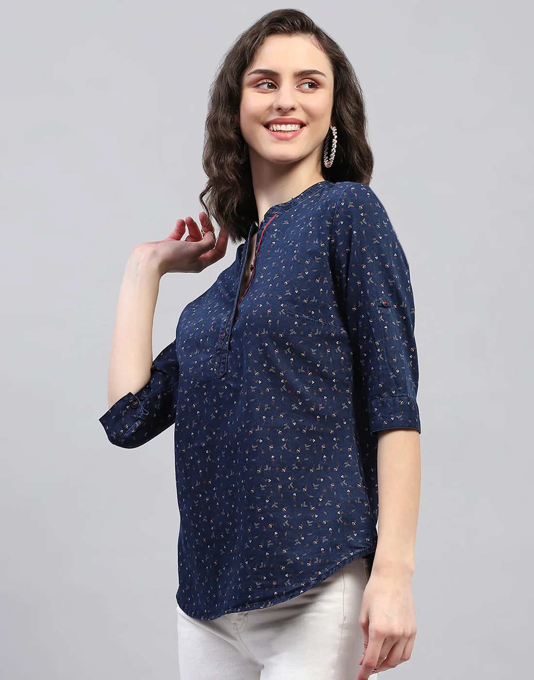 Women Navy Blue Floral Print V Neck 3/4 Sleeve Top - Image 3